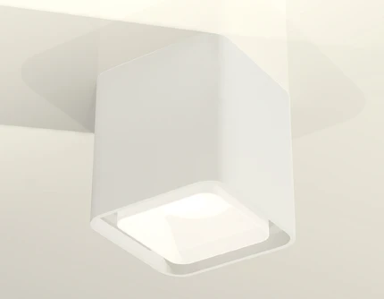 Точечный накладной светильник Ambrella light TECHNO XS7840021