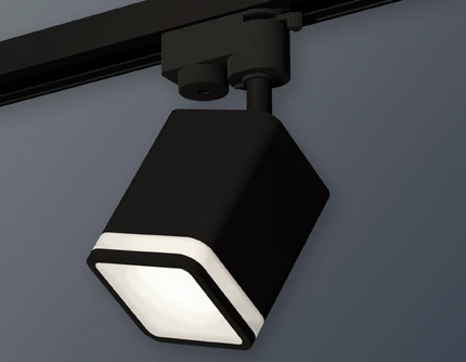 Трековый светильник Ambrella light XT7813021